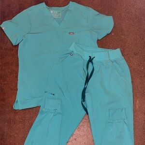 Oasis Figs Scrub Set